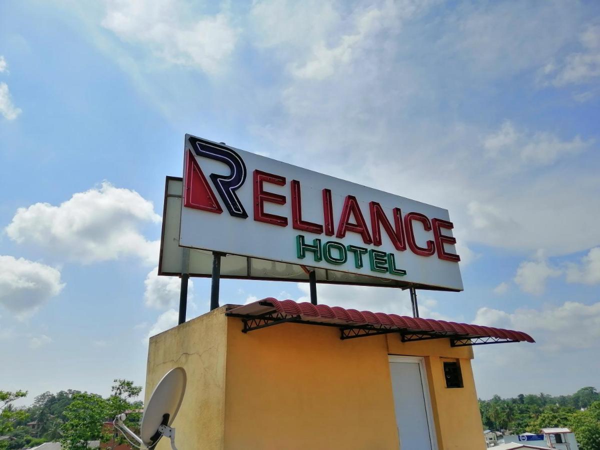 Reliance Hotel Boralesgamuwa Esterno foto
