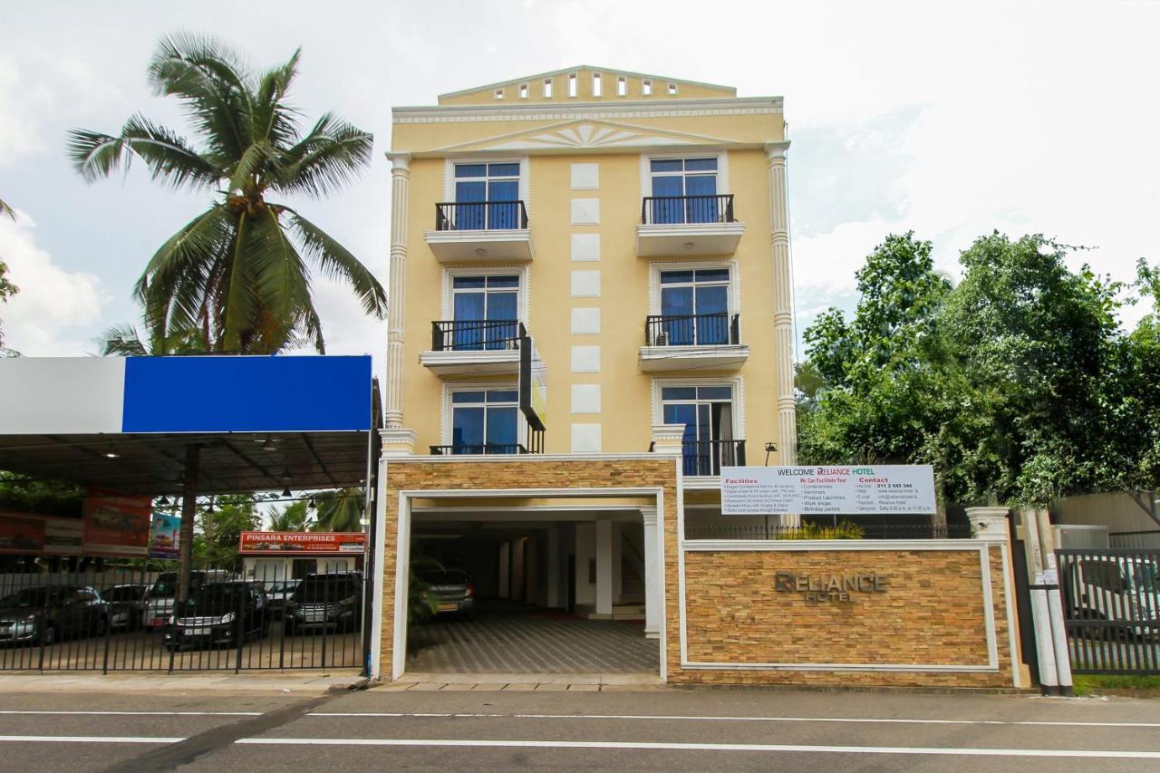 Reliance Hotel Boralesgamuwa Esterno foto